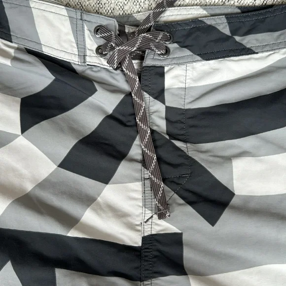 Patagonia men’s shorts size 40 - Picture 3 of 6